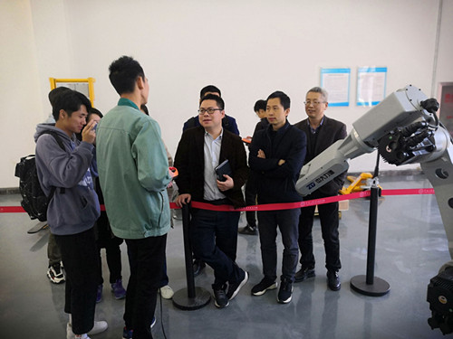 机械学院举办机器人操作培训，助力自动化及机械传动产品研发能力提升