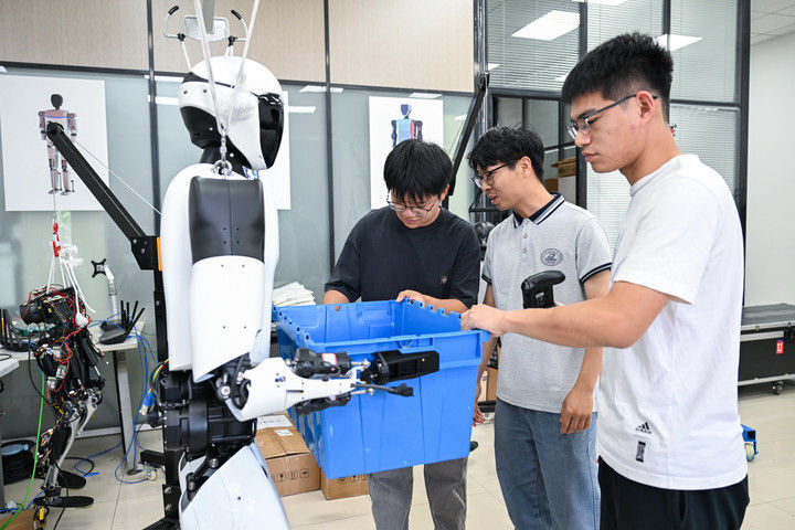 镜观·回响丨春风育人，硕果盈枝——自动化及机械传动产品的研发之路